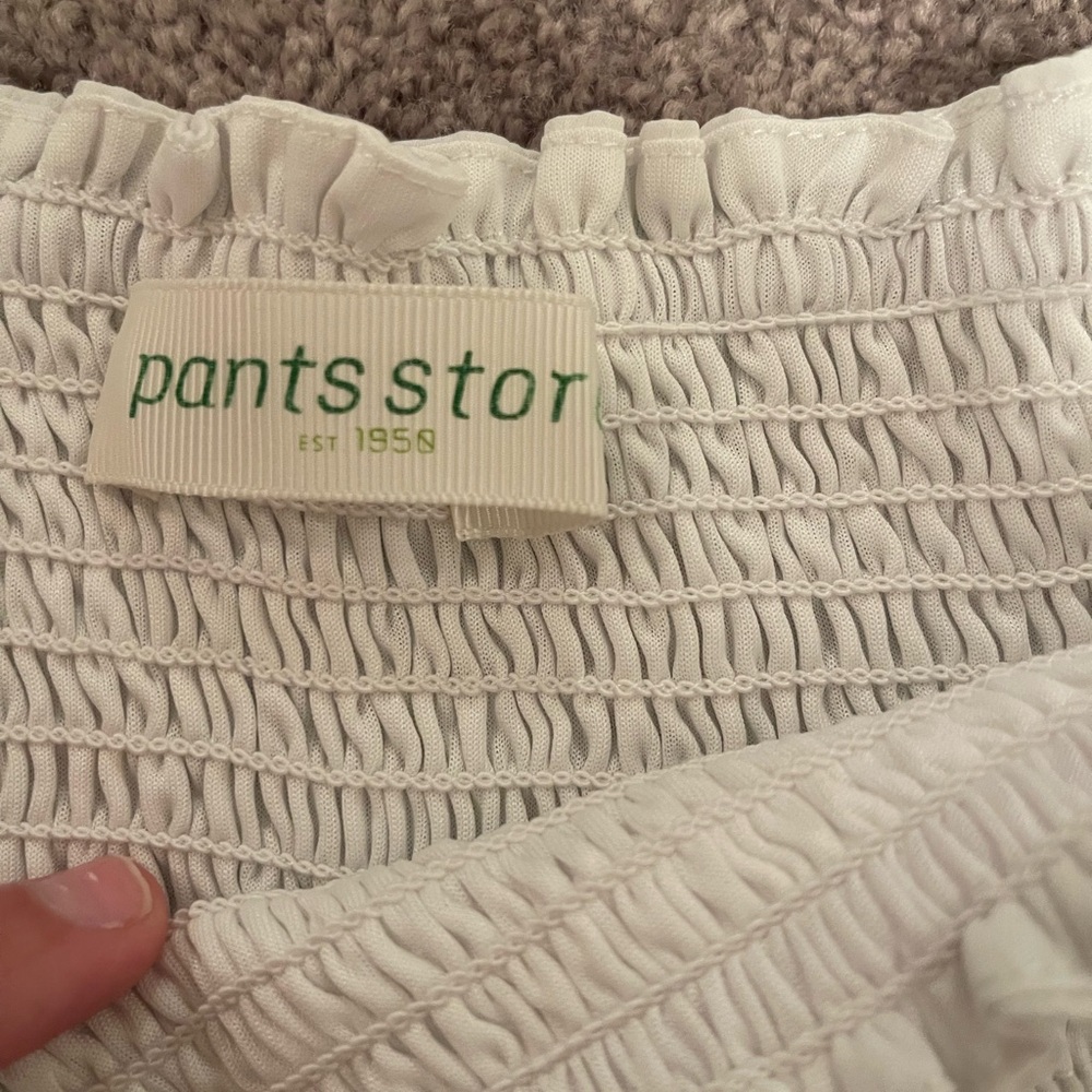 White Smocked Waist Shorts – Size Medium - Picture 2 of 3